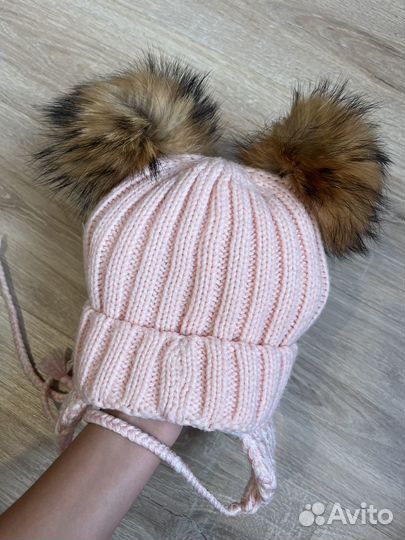 Шапка и шарф с натуральным мехом енота