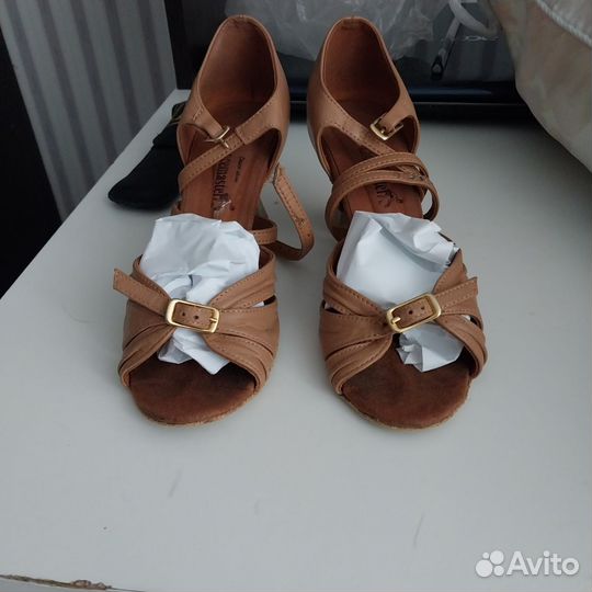 Туфли для бальных танцев