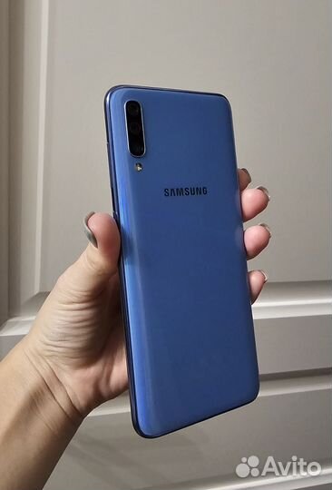 Телефон Samsung A70 рст