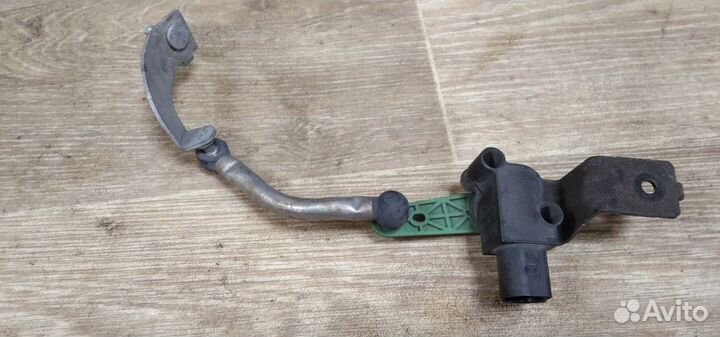 Датчик положения кузова VAG