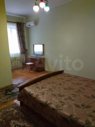 Дом 200 м² на участке 5 сот.