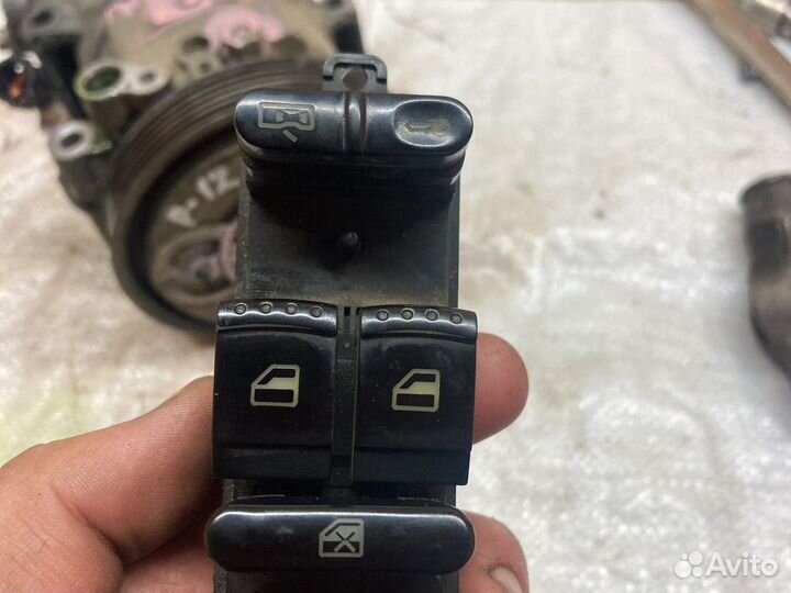 Блок управления стеклоподъемниками passat b5