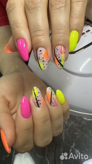 Наращивание ресниц Маникюр шугаринг