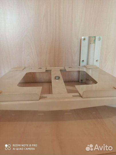 Полка под телевизор