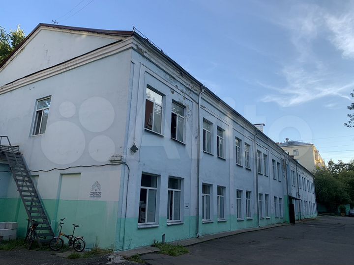 Здание, 1747.8 м²