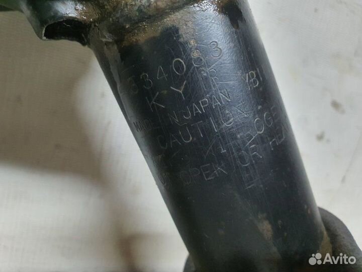 Стойки (передние) Mazda 626 седан 1997