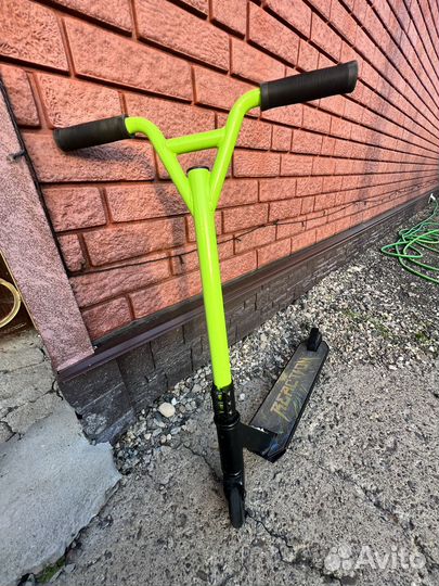 Самокат stunt зеленый