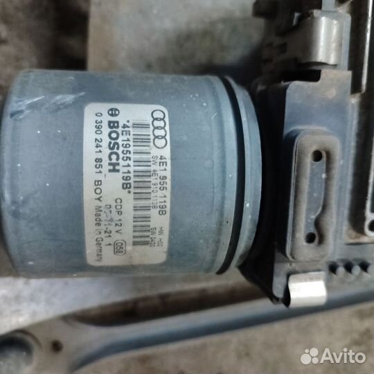 Трапеция дворников ауди а8д3