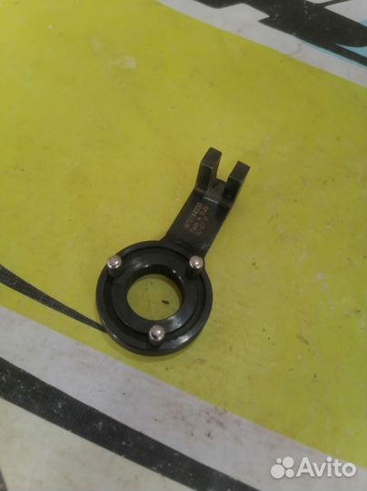 Фиксатор шестерни коленвала