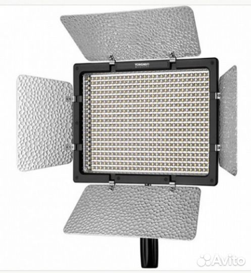 YongNuo YN600L II 3200-5500K осветитель