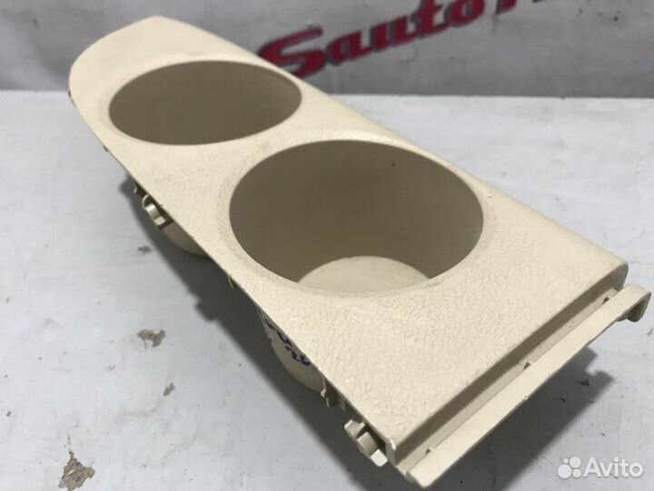 Подстаканник Toyota Land Cruiser 200