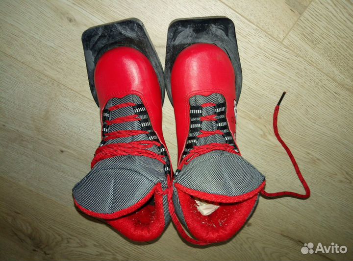 Лыжные ботинки