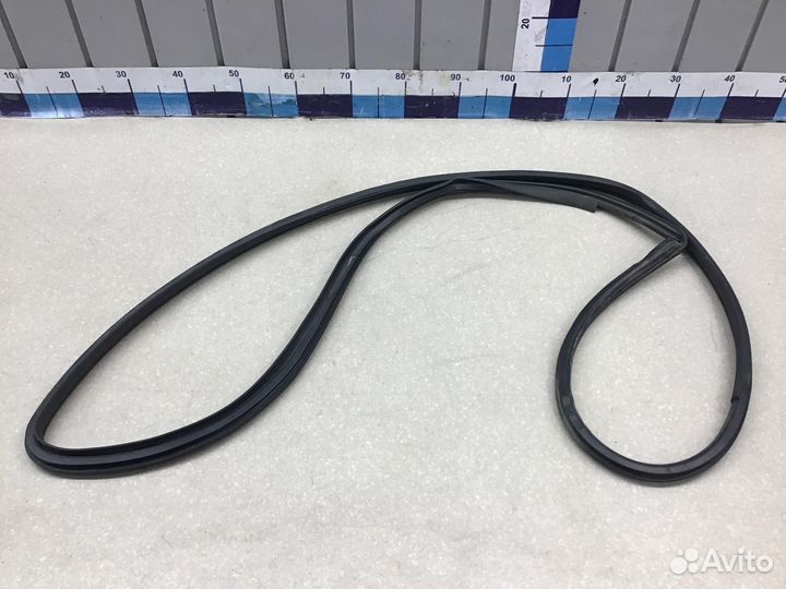 Уплотнитель двери Toyota Corolla E15 2006-2013