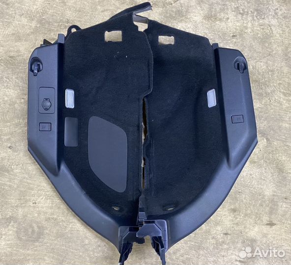 Обшивка багажника Lexus UX