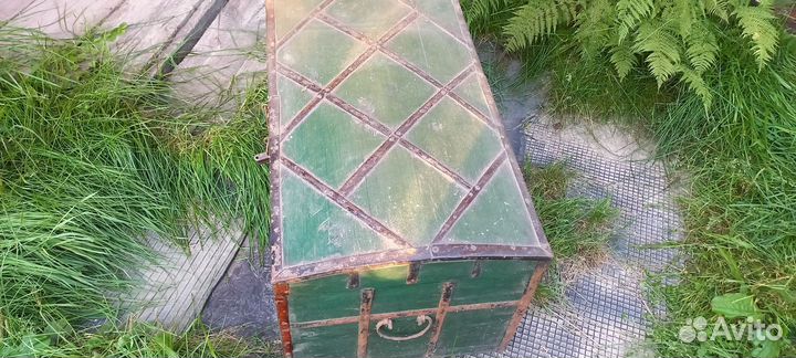 Сундук деревянный старинный