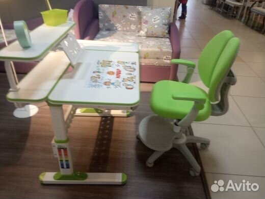 Детская парта и кресло в наличии