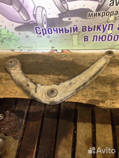 Рычаг передний правый Peugeot 3008