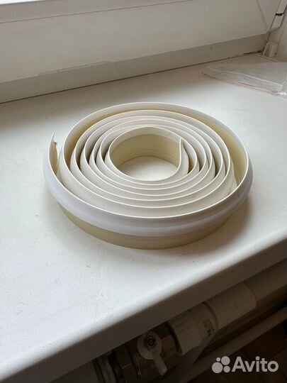 Продам плинтус уплотнитель на кухонную столешницу