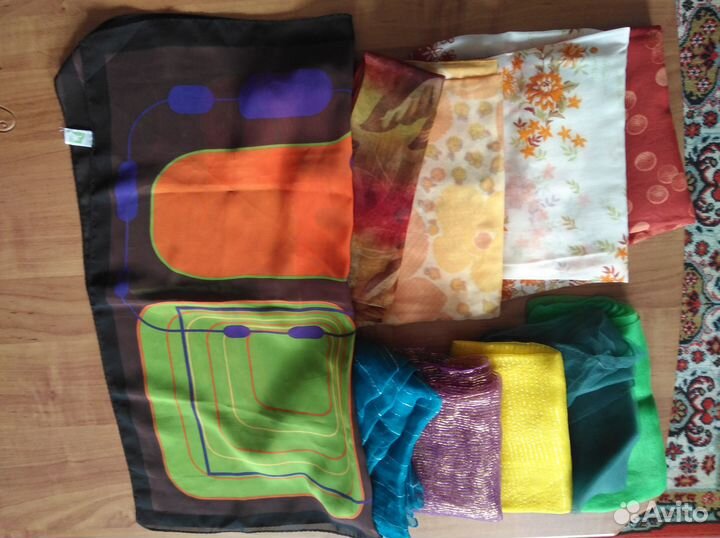 Женские шарфы и платки