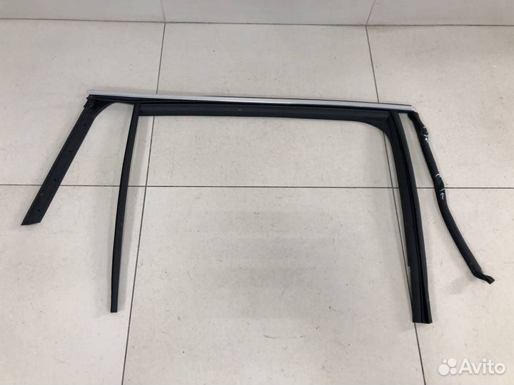 Уплотнитель стекла двери Skoda Kodiaq 2016