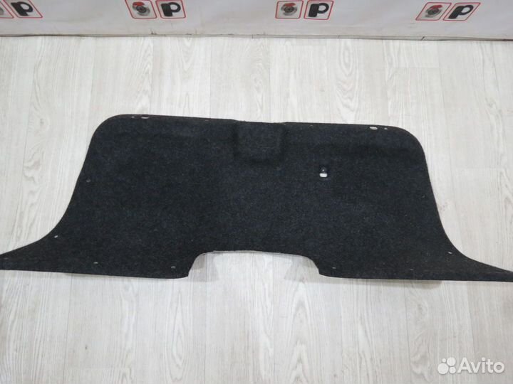 Обшивка крышки багажника Skoda Rapid