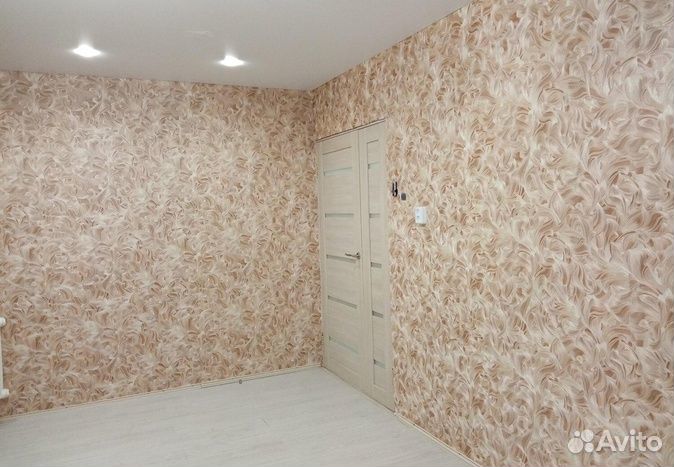 Поклейка обоев подготовка стен. Разводка электрик