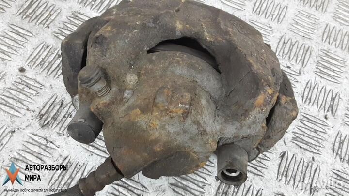 Суппорт передний левый Renault Megane 3 2010