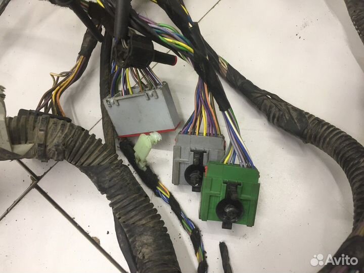 Электропроводка под капот (Jaguar XJ)