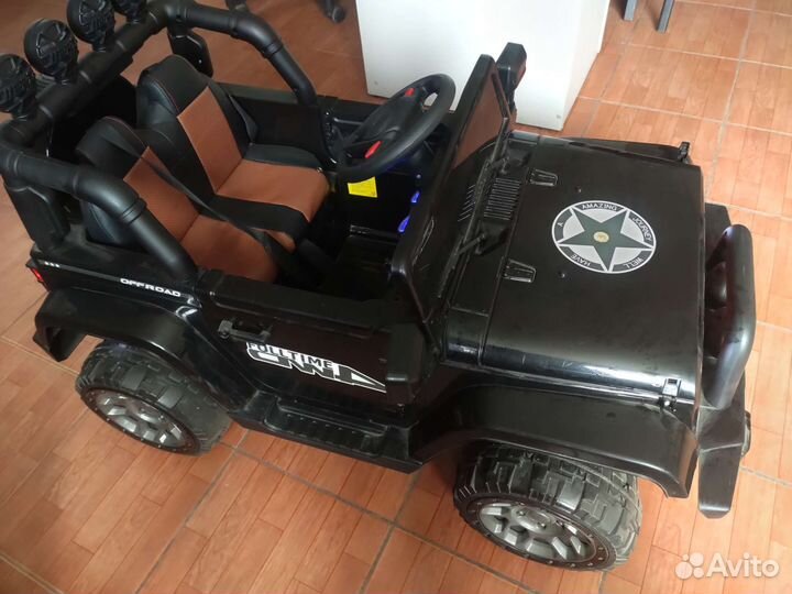 Детский автомобиль на аккумуляторе