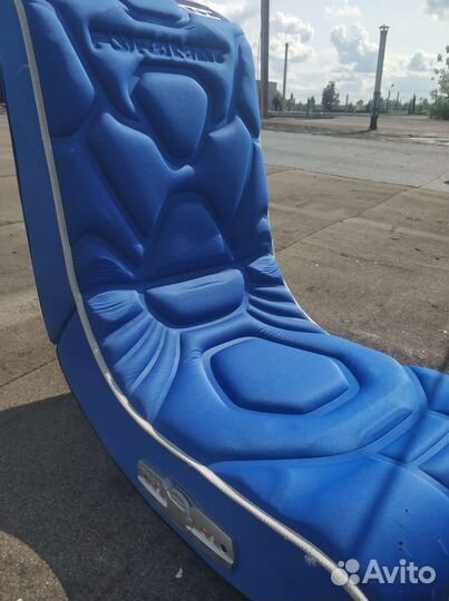 Звуковое кресло Pyramat PRM-S1000