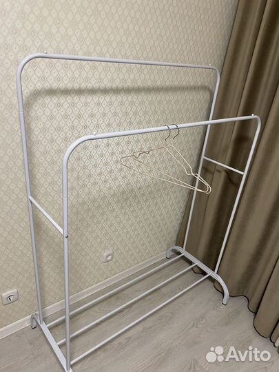 Вешалка напольная металлическая