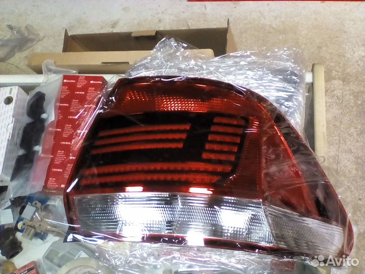 Фонарь задний polo с 15-20 г