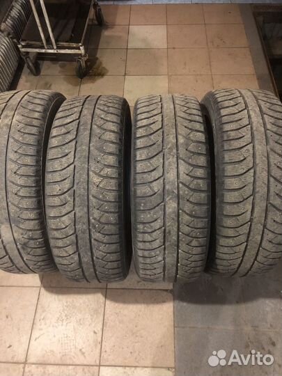 Bridgestone Ice Cruiser 7000 235/55 R19 101T