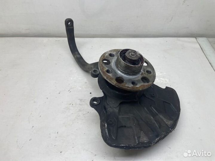 Кулак поворотный передний правый Mercedes-Benz E