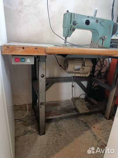 Промышленная швейная машинка 1022