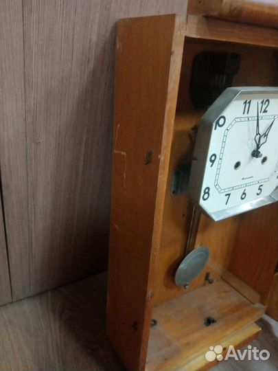 Часы настенные с боем Янтарь