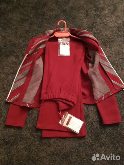 Костюм для девочки новый