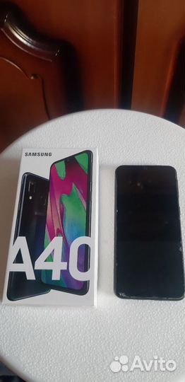 Samsung Galaxy A40, 4/64 ГБ