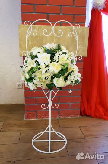 Подставка для цветов напольная металлическая