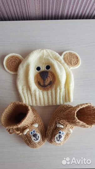 Шапка р-р 44 + пинетки р-р 11,5