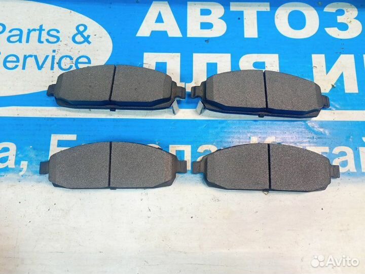 Колодки тормозные передние Jeep Grand Cherokee WK