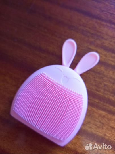 Щеточка для умывания и массажа лица