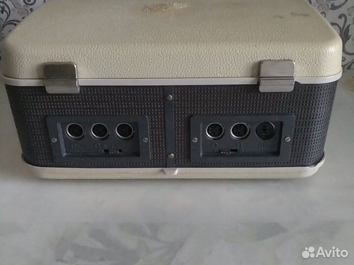 Grundig TK-27