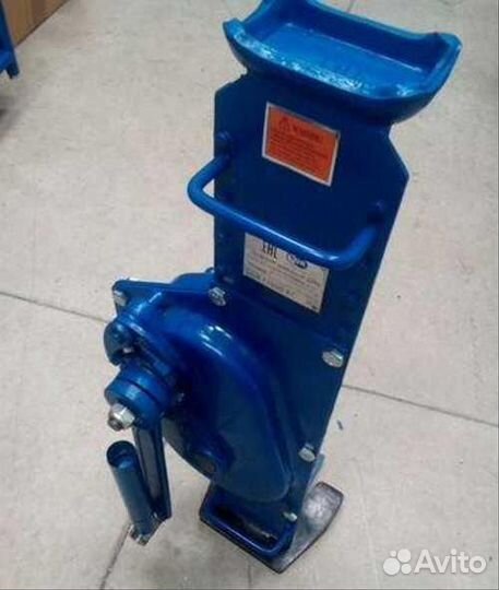 Домкрат реечный