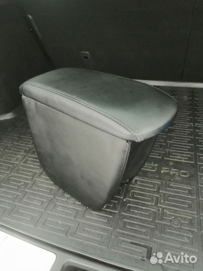 Подлокотник opel corsa