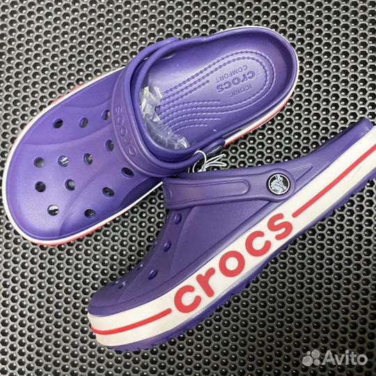 Шлепанцы Crocs