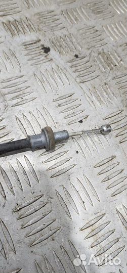 Трос стояночного тормоза правый Nissan Juke F15