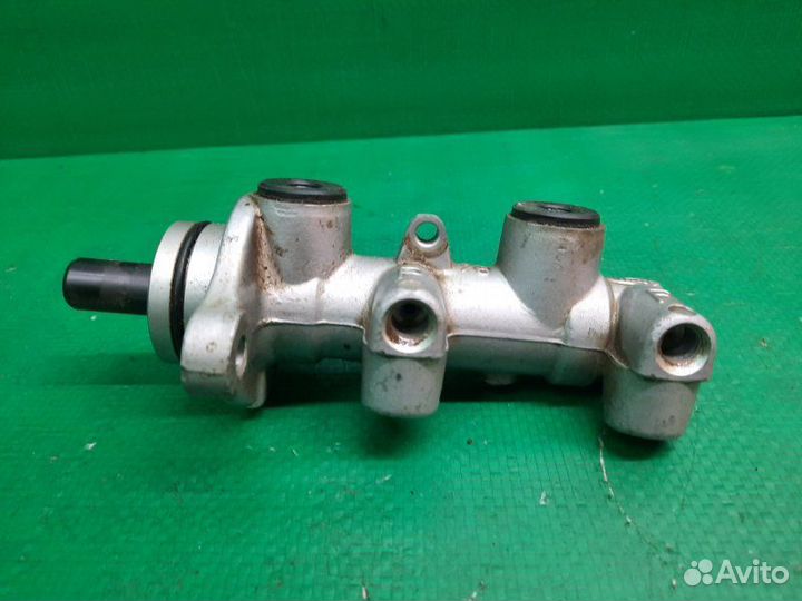 Главный тормозной цилиндр Kia Spectra седан S6D