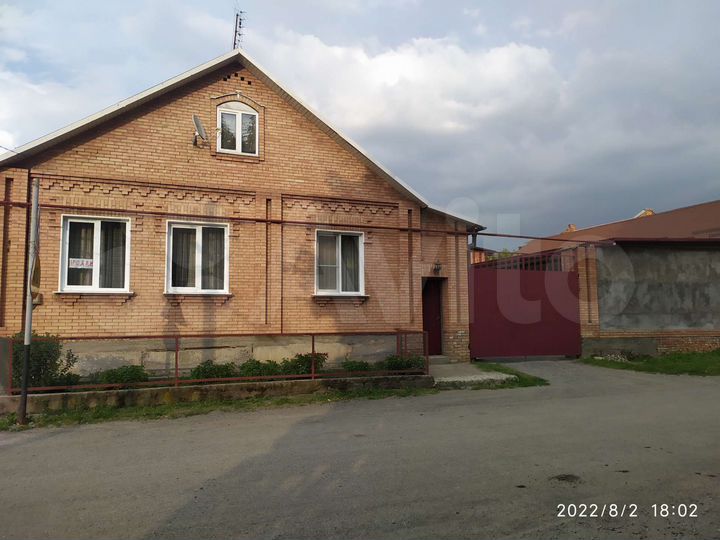 Дом 180 м² на участке 3,3 сот.