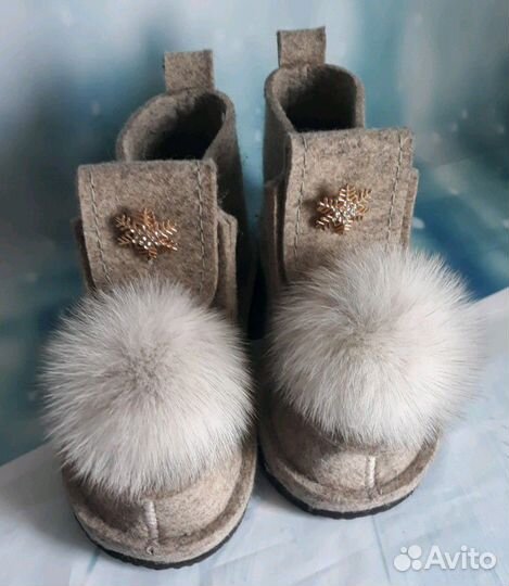 Парные меховые помпоны